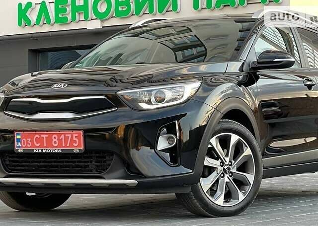 Черный Киа Stonic, объемом двигателя 1.6 л и пробегом 140 тыс. км за 15299 $, фото 16 на Automoto.ua