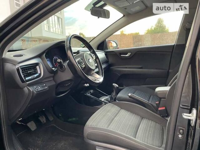 Черный Киа Stonic, объемом двигателя 1.6 л и пробегом 140 тыс. км за 15299 $, фото 38 на Automoto.ua