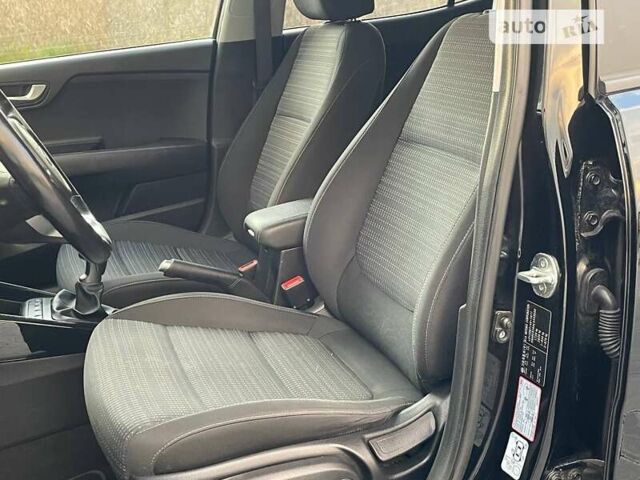 Черный Киа Stonic, объемом двигателя 1.6 л и пробегом 140 тыс. км за 15299 $, фото 34 на Automoto.ua