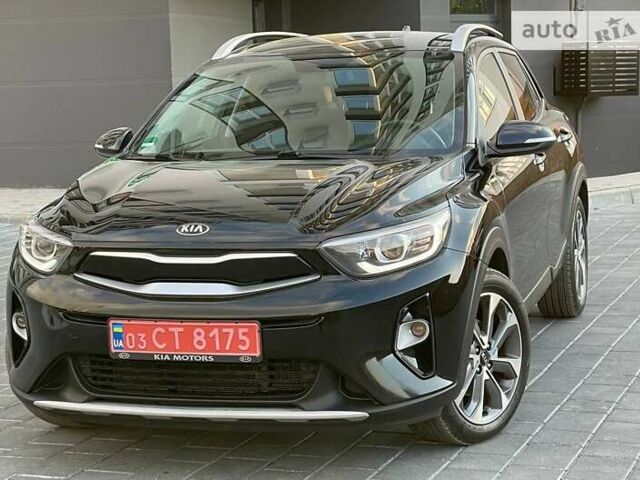 Черный Киа Stonic, объемом двигателя 1.6 л и пробегом 140 тыс. км за 15299 $, фото 15 на Automoto.ua