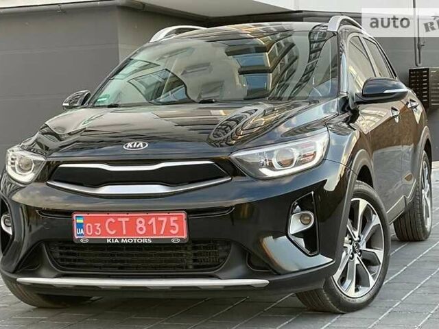 Черный Киа Stonic, объемом двигателя 1.6 л и пробегом 140 тыс. км за 15299 $, фото 14 на Automoto.ua