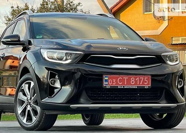 Черный Киа Stonic, объемом двигателя 1.6 л и пробегом 140 тыс. км за 15299 $, фото 4 на Automoto.ua