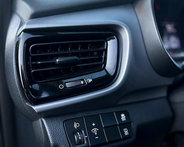 Коричневый Киа Stonic, объемом двигателя 1.37 л и пробегом 103 тыс. км за 14350 $, фото 34 на Automoto.ua