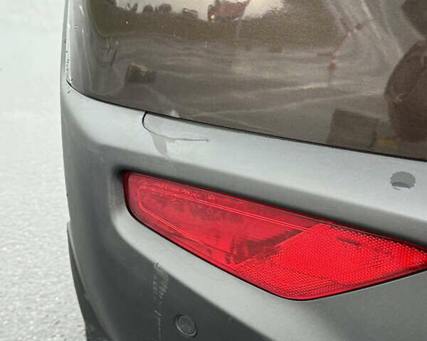 Коричневый Киа Stonic, объемом двигателя 1.37 л и пробегом 95 тыс. км за 17000 $, фото 15 на Automoto.ua