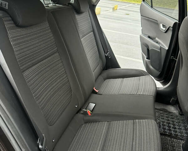 Коричневый Киа Stonic, объемом двигателя 1.37 л и пробегом 95 тыс. км за 17000 $, фото 14 на Automoto.ua