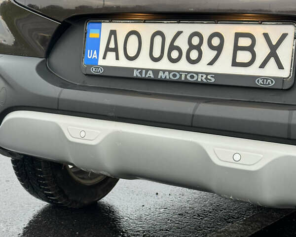 Коричневый Киа Stonic, объемом двигателя 1.37 л и пробегом 95 тыс. км за 17000 $, фото 16 на Automoto.ua