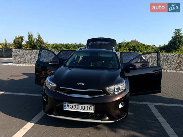 Коричневый Киа Stonic, объемом двигателя 1.37 л и пробегом 103 тыс. км за 14350 $, фото 30 на Automoto.ua