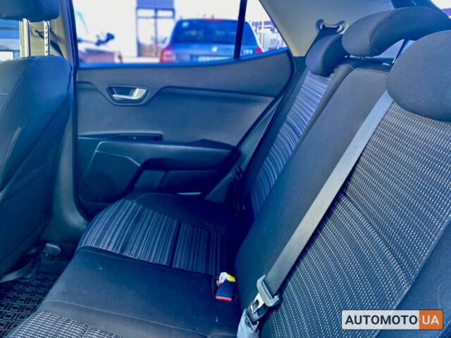 Коричневый Киа Stonic, объемом двигателя 1.4 л и пробегом 80 тыс. км за 15990 $, фото 23 на Automoto.ua