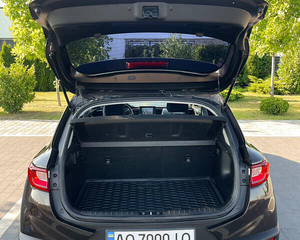 Коричневый Киа Stonic, объемом двигателя 1.37 л и пробегом 103 тыс. км за 14350 $, фото 8 на Automoto.ua