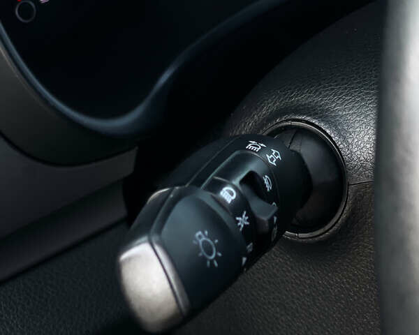 Коричневый Киа Stonic, объемом двигателя 1.37 л и пробегом 103 тыс. км за 14350 $, фото 12 на Automoto.ua