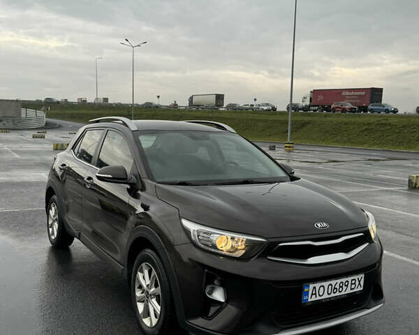 Коричневый Киа Stonic, объемом двигателя 1.37 л и пробегом 95 тыс. км за 17000 $, фото 1 на Automoto.ua