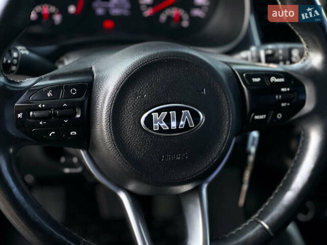 Коричневый Киа Stonic, объемом двигателя 1.37 л и пробегом 103 тыс. км за 14350 $, фото 21 на Automoto.ua