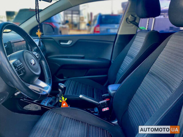 Коричневый Киа Stonic, объемом двигателя 1.4 л и пробегом 80 тыс. км за 15990 $, фото 11 на Automoto.ua
