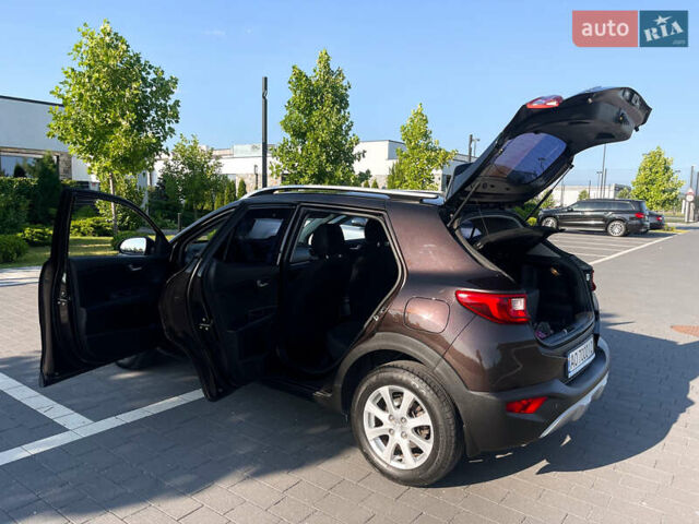 Коричневый Киа Stonic, объемом двигателя 1.37 л и пробегом 103 тыс. км за 14350 $, фото 31 на Automoto.ua