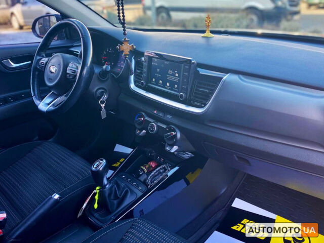 Коричневый Киа Stonic, объемом двигателя 1.4 л и пробегом 80 тыс. км за 15990 $, фото 16 на Automoto.ua