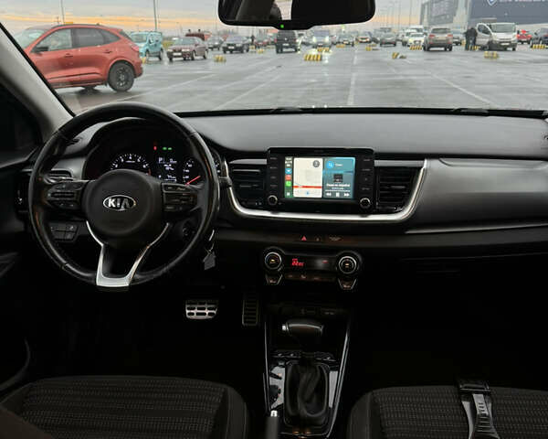 Коричневый Киа Stonic, объемом двигателя 1.37 л и пробегом 95 тыс. км за 17000 $, фото 10 на Automoto.ua