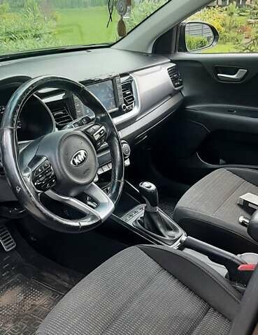 Коричневий Кіа Stonic, об'ємом двигуна 1.37 л та пробігом 100 тис. км за 14100 $, фото 7 на Automoto.ua