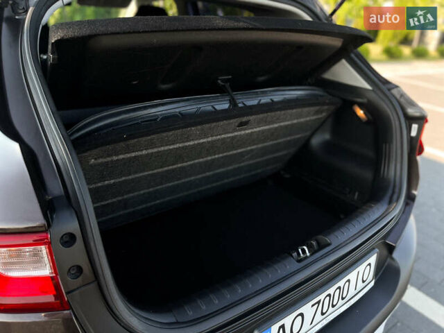 Коричневый Киа Stonic, объемом двигателя 1.37 л и пробегом 103 тыс. км за 14350 $, фото 28 на Automoto.ua