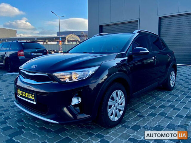 Коричневый Киа Stonic, объемом двигателя 1.4 л и пробегом 80 тыс. км за 15990 $, фото 2 на Automoto.ua