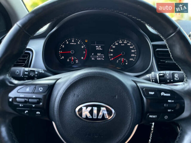 Коричневый Киа Stonic, объемом двигателя 1.37 л и пробегом 103 тыс. км за 14350 $, фото 22 на Automoto.ua