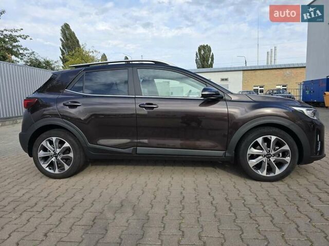 Коричневый Киа Stonic, объемом двигателя 1.37 л и пробегом 10 тыс. км за 19500 $, фото 5 на Automoto.ua