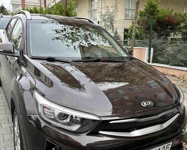 Коричневый Киа Stonic, объемом двигателя 1.37 л и пробегом 80 тыс. км за 16000 $, фото 11 на Automoto.ua