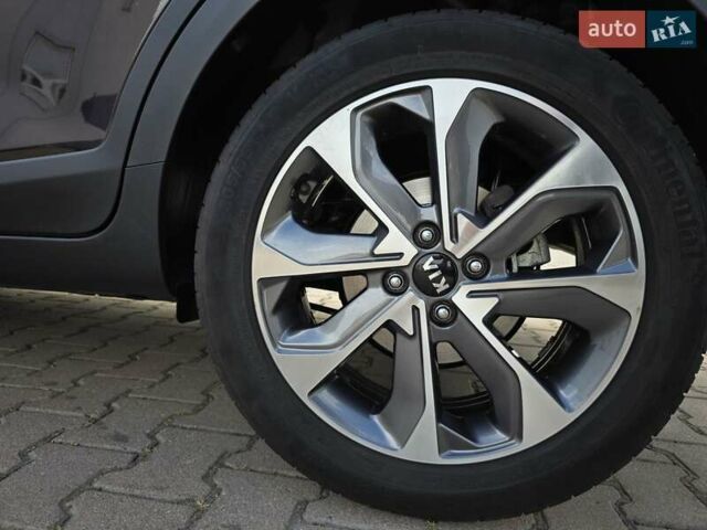 Коричневый Киа Stonic, объемом двигателя 1.37 л и пробегом 10 тыс. км за 19500 $, фото 17 на Automoto.ua