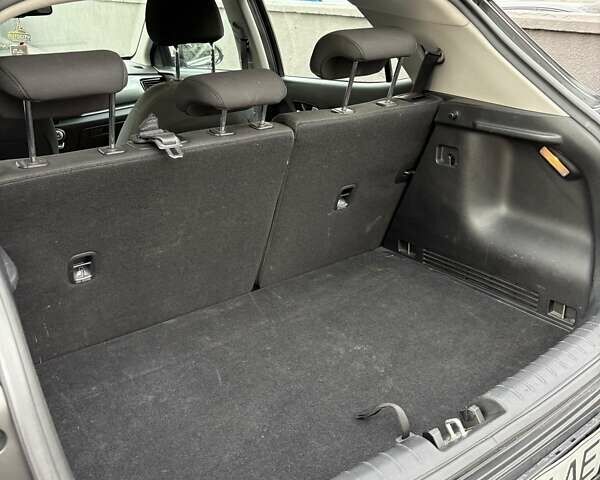 Коричневый Киа Stonic, объемом двигателя 1.37 л и пробегом 80 тыс. км за 16000 $, фото 4 на Automoto.ua