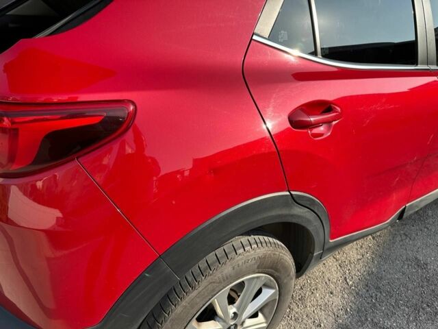 Красный Киа Stonic, объемом двигателя 1.4 л и пробегом 43 тыс. км за 15000 $, фото 10 на Automoto.ua