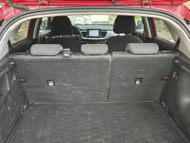 Красный Киа Stonic, объемом двигателя 1.4 л и пробегом 75 тыс. км за 357 $, фото 8 на Automoto.ua