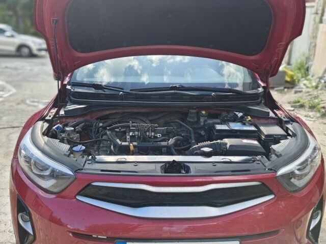 Красный Киа Stonic, объемом двигателя 1.4 л и пробегом 75 тыс. км за 357 $, фото 6 на Automoto.ua