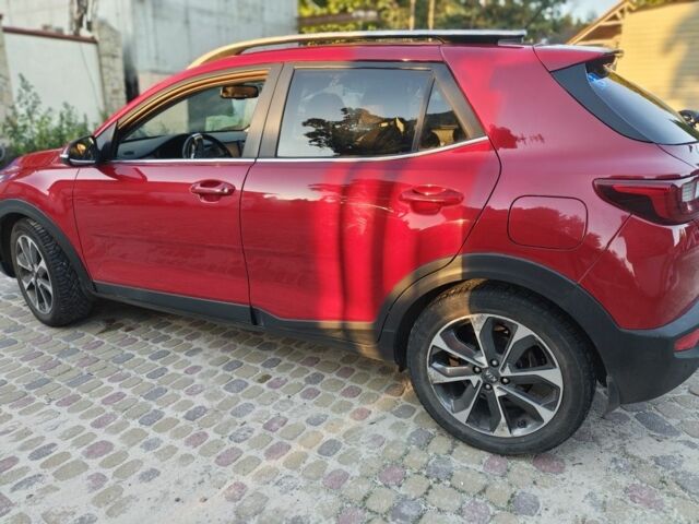 Красный Киа Stonic, объемом двигателя 1.4 л и пробегом 75 тыс. км за 357 $, фото 3 на Automoto.ua