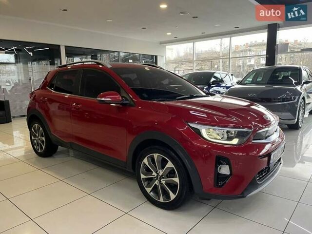 Червоний Кіа Stonic, об'ємом двигуна 1.6 л та пробігом 128 тис. км за 14700 $, фото 2 на Automoto.ua