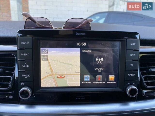 Червоний Кіа Stonic, об'ємом двигуна 1.37 л та пробігом 128 тис. км за 14888 $, фото 37 на Automoto.ua