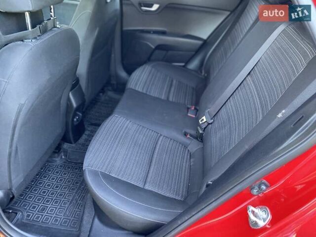 Червоний Кіа Stonic, об'ємом двигуна 1.37 л та пробігом 128 тис. км за 14888 $, фото 25 на Automoto.ua