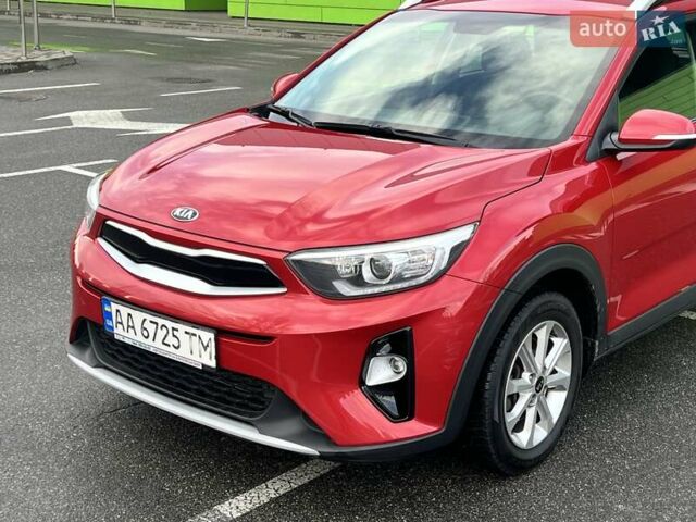 Червоний Кіа Stonic, об'ємом двигуна 1.4 л та пробігом 159 тис. км за 12290 $, фото 9 на Automoto.ua