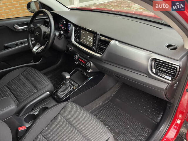 Киа Stonic 2019 в Киеве на Automoto.ua Красный Киа Stonic, объемом двигателя 1.4 л и пробегом 55 тыс. км за 18800 $, фото 30 на Automoto.ua