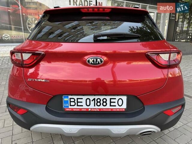 Красный Киа Stonic, объемом двигателя 1.4 л и пробегом 23 тыс. км за 17400 $, фото 10 на Automoto.ua