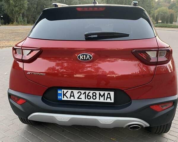 Красный Киа Stonic, объемом двигателя 1.4 л и пробегом 18 тыс. км за 19500 $, фото 4 на Automoto.ua