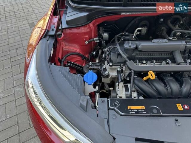 Красный Киа Stonic, объемом двигателя 1.4 л и пробегом 23 тыс. км за 17400 $, фото 40 на Automoto.ua