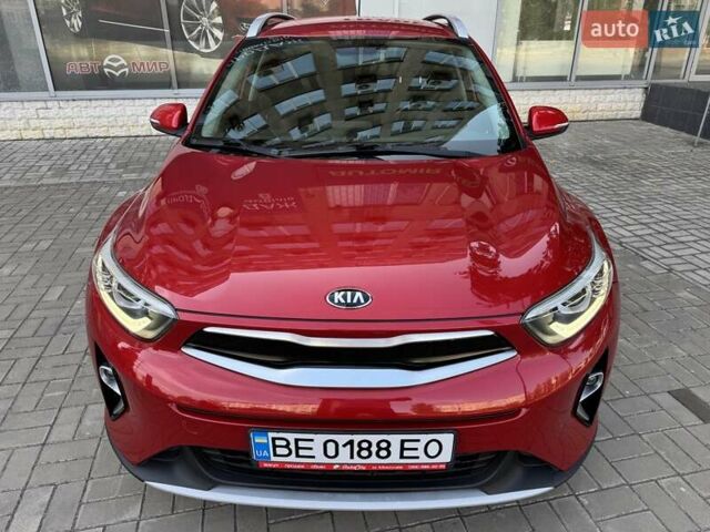 Красный Киа Stonic, объемом двигателя 1.4 л и пробегом 23 тыс. км за 17400 $, фото 4 на Automoto.ua
