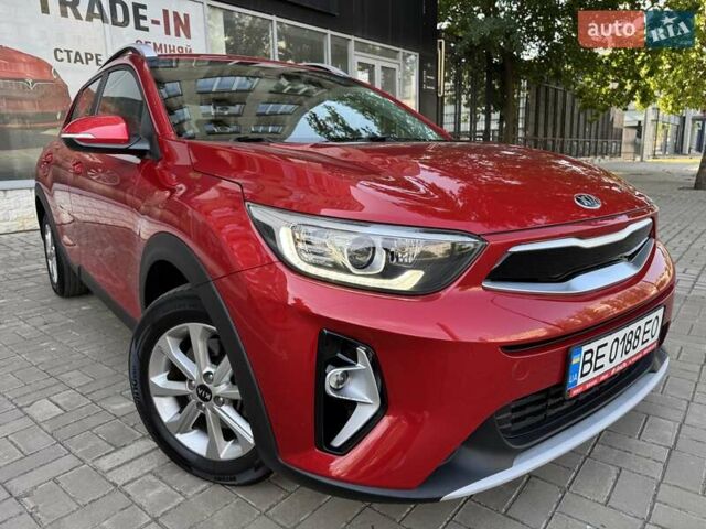 Красный Киа Stonic, объемом двигателя 1.4 л и пробегом 23 тыс. км за 17400 $, фото 6 на Automoto.ua