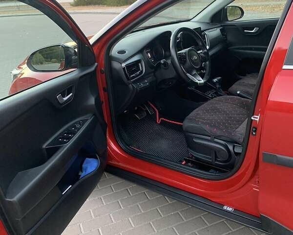 Красный Киа Stonic, объемом двигателя 1.4 л и пробегом 18 тыс. км за 19500 $, фото 6 на Automoto.ua