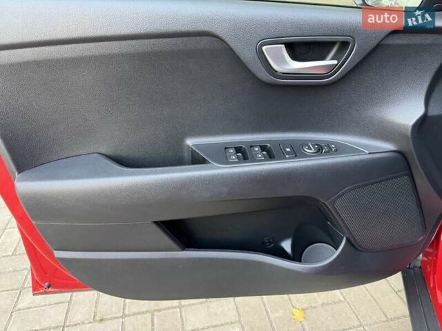 Красный Киа Stonic, объемом двигателя 1.4 л и пробегом 23 тыс. км за 17400 $, фото 26 на Automoto.ua