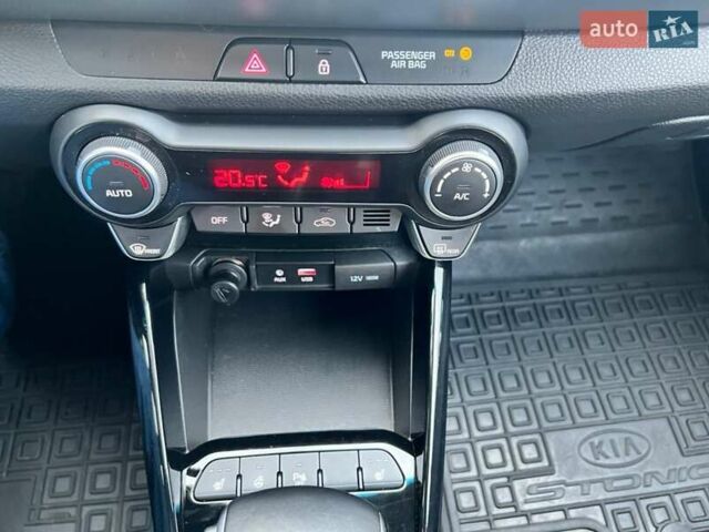 Кіа Stonic 2020 у Києві на Automoto.ua Червоний Кіа Stonic, об'ємом двигуна 1.37 л та пробігом 16 тис. км за 18500 $, фото 11 на Automoto.ua