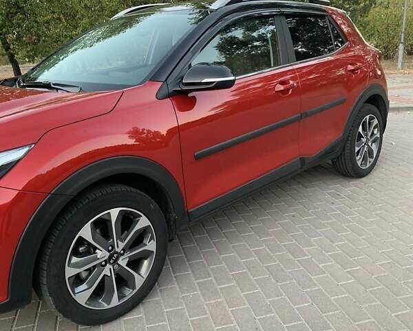 Красный Киа Stonic, объемом двигателя 1.4 л и пробегом 18 тыс. км за 19500 $, фото 1 на Automoto.ua