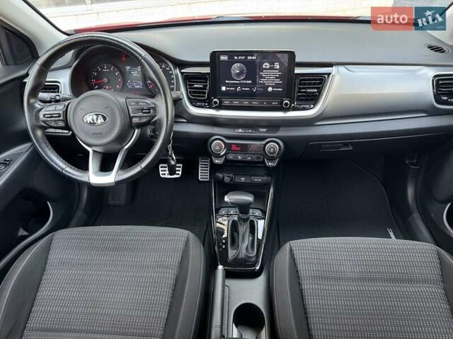Красный Киа Stonic, объемом двигателя 1.4 л и пробегом 23 тыс. км за 17400 $, фото 22 на Automoto.ua