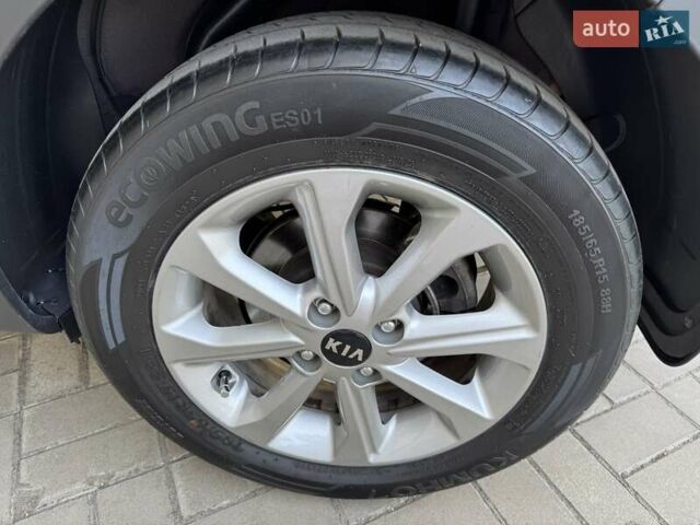 Красный Киа Stonic, объемом двигателя 1.4 л и пробегом 23 тыс. км за 17400 $, фото 52 на Automoto.ua