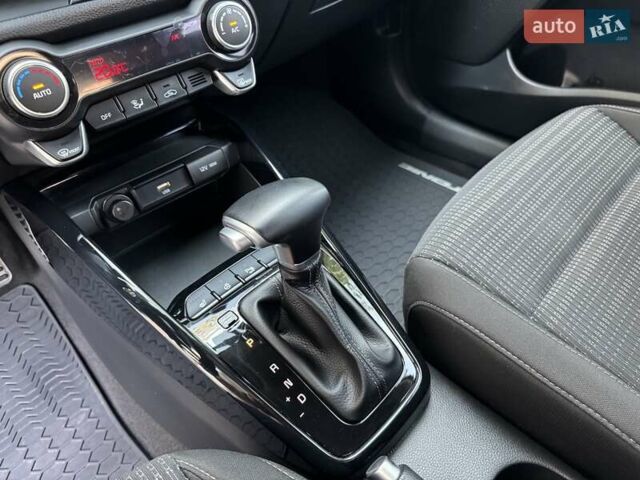 Красный Киа Stonic, объемом двигателя 1.4 л и пробегом 23 тыс. км за 17400 $, фото 23 на Automoto.ua