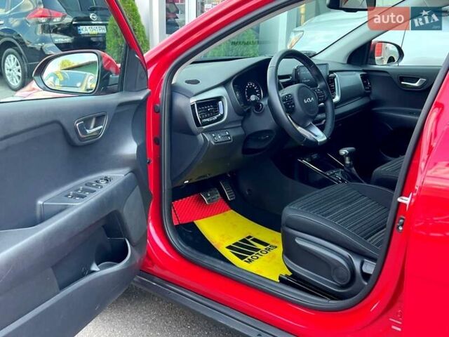 Красный Киа Stonic, объемом двигателя 1.37 л и пробегом 8 тыс. км за 23800 $, фото 26 на Automoto.ua